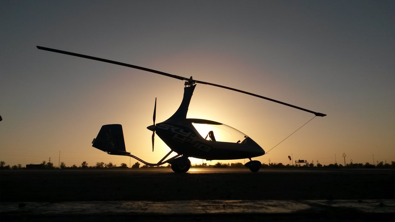 Autogyro Calidus cloud flight over Dubai
