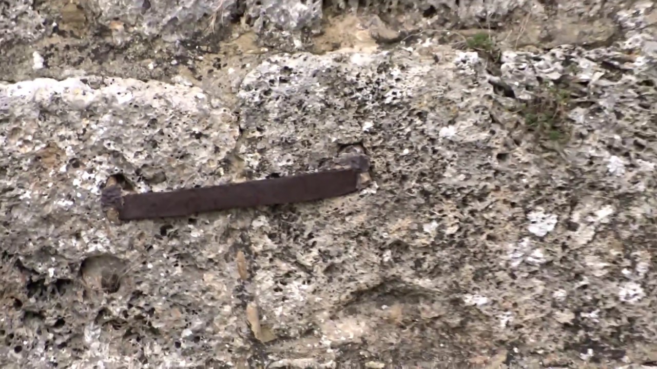 Puente medieval de Fr&iacute;as