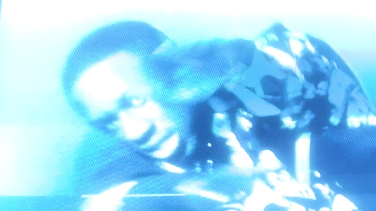 Jul&iuml;an - Ricochet! (Official Video)