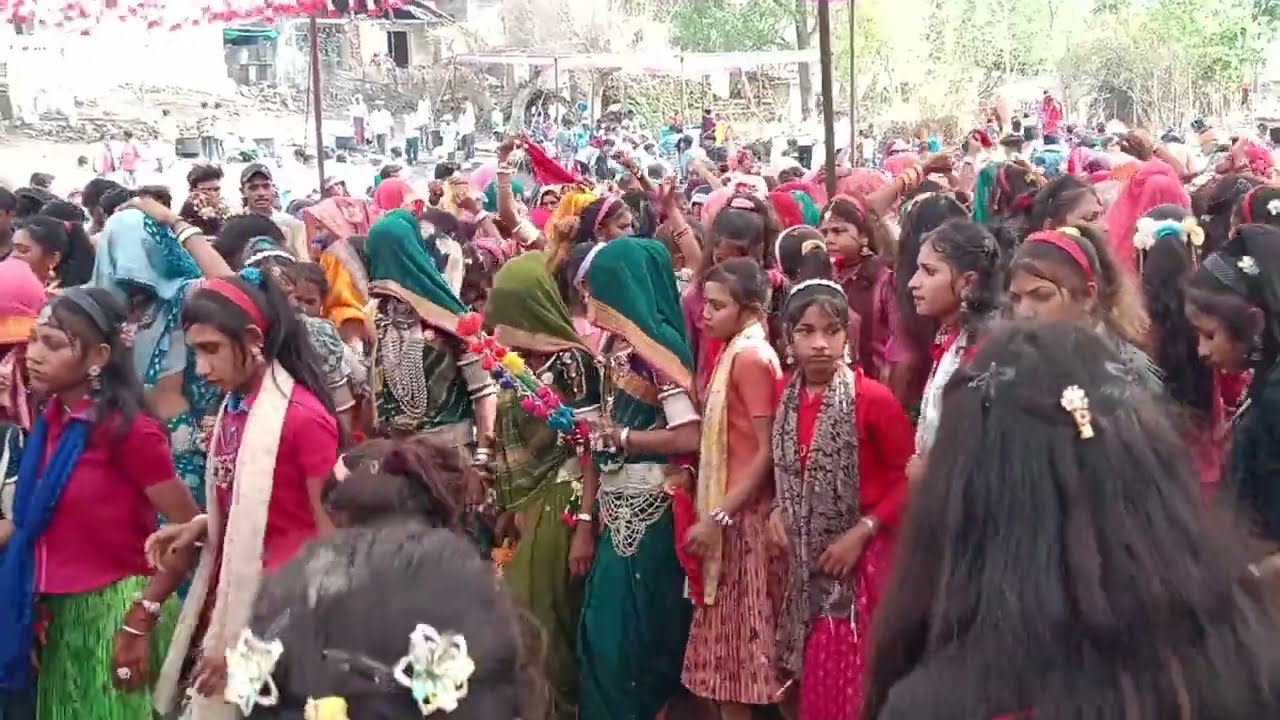 शादी एक बार जरूर देखो आदिवासी रीति रिवाज बहुत ठाकुर बैंड स्टर