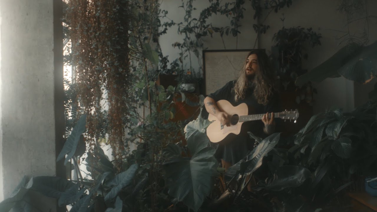 St&eacute;fano Loscalzo - o mundo j&aacute; t&aacute; bom sem mim (CLIPE OFICIAL)