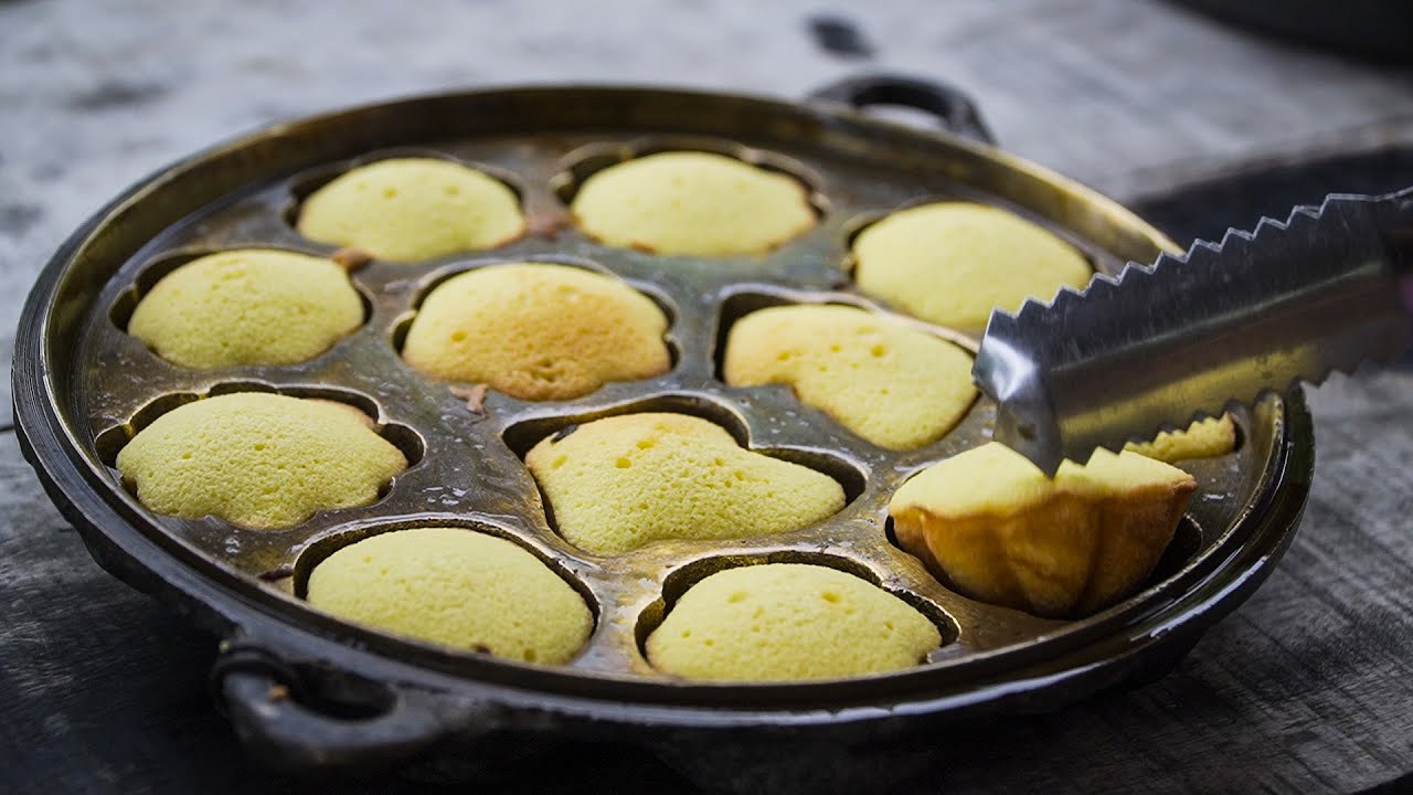 Làm bánh bông lan bằng khuôn đồng xưa | Thanh Niên Miệt Vườn