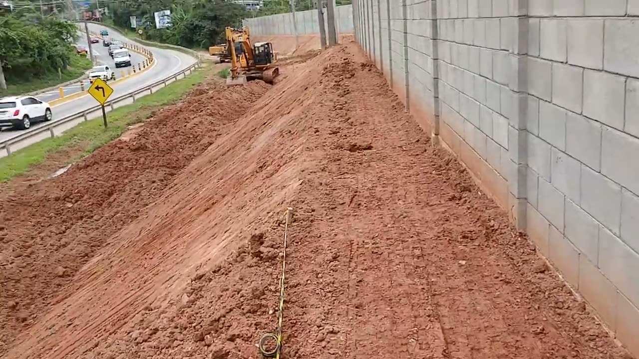 FISCALIZANDO OBRA DRENAGEM TUBO E CANALETA 21 12 25 DEUS É FIEL