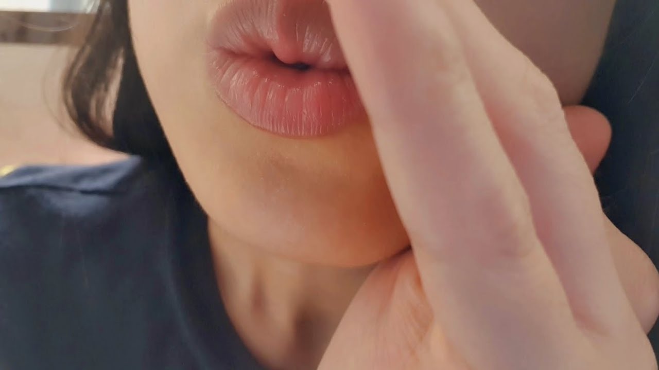 ASMR Tongue Clicking & Fast Tapping 🦢🤍 whispering, personal attention, camera touching, mouth sound