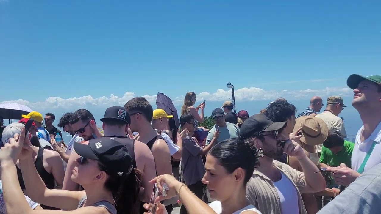 visitando o Cristo Redentor na segunda feira de Carnaval! Rio de Janeiro- Brasil 