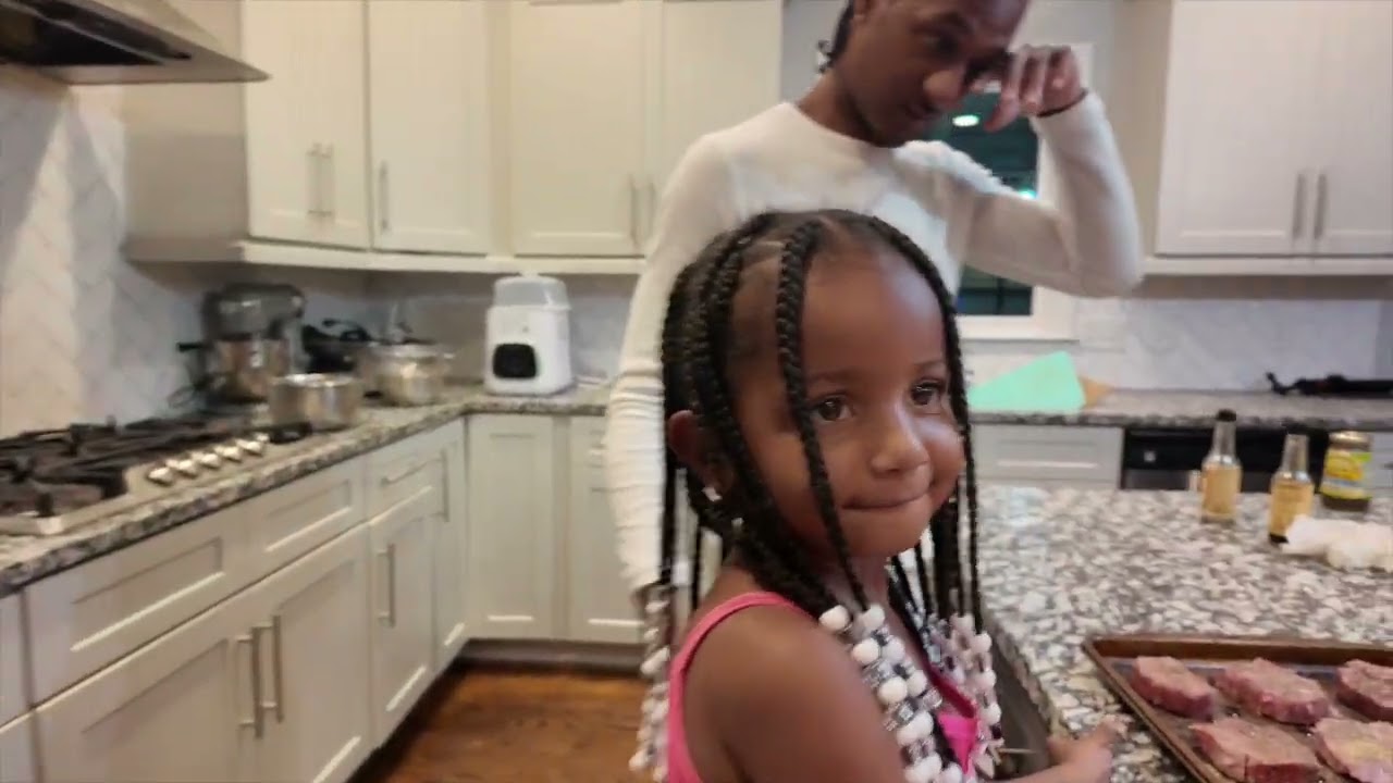 HAPPY FATHERS DAY | COOKING WITH THE GIRLS AND DADDY !! SOO CUTE..
