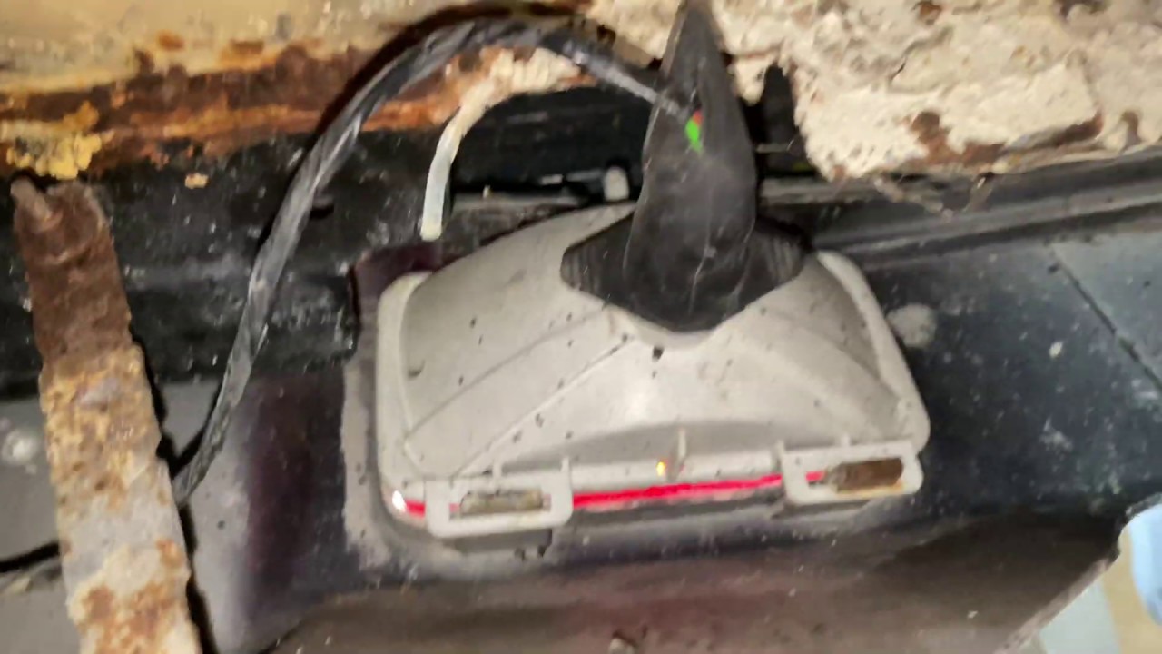 peugeot 205 : Depose pare choc arriere