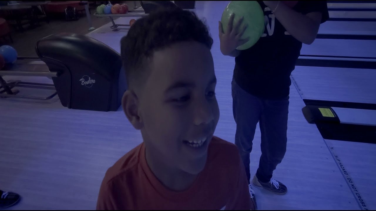 Bowling Night- family adventure kid friendly game