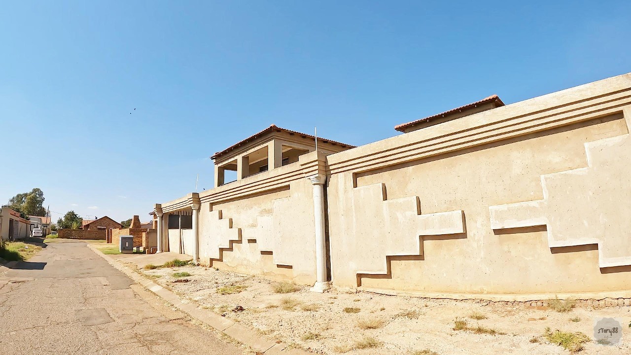THIS NEIGHBORHOOD IS SUPER LIT! | VOSLOORUS EKURHULENI | AMAZING TOWNSHIP SUBURB HOUSES