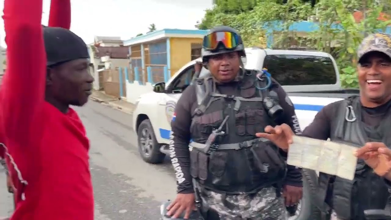 RECORRIDO DE LA POLICIA,DNCD, DICRIM, Y EJERCITO EN BARIOS DE SAN FRANCISCO DE MACORIS