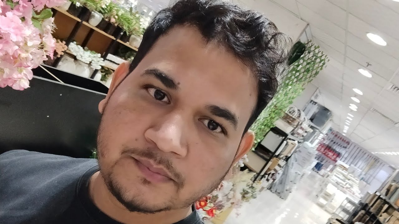 Qamar vlogs  is live