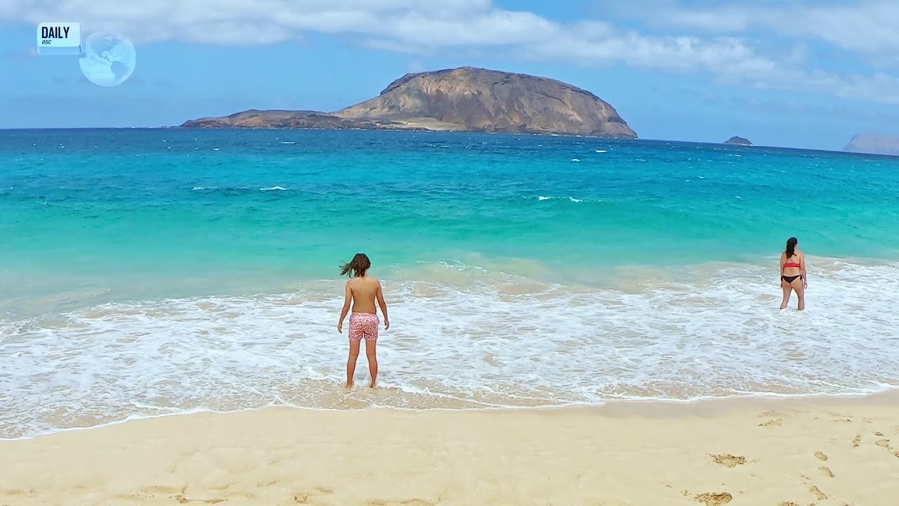 Playa de Las Conchas | The most beautiful beach in LA GRACIOSA Island (4K)
