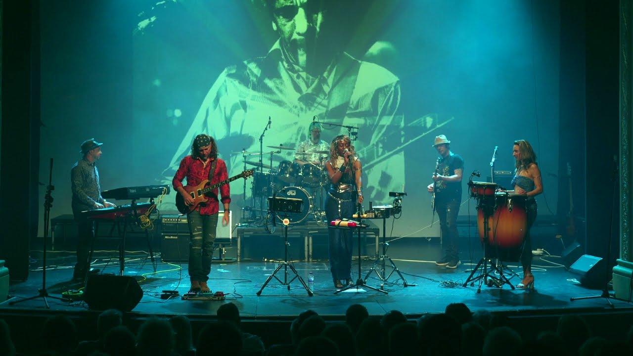 Very Santana: Flor d'Luna (ABSOLUTELY LIVE + INDEPENDENT REVIEWS)