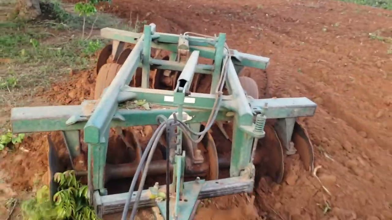 Valtra BH 180 geração 1 com grade pesada Tatu GAPCR 16x34...