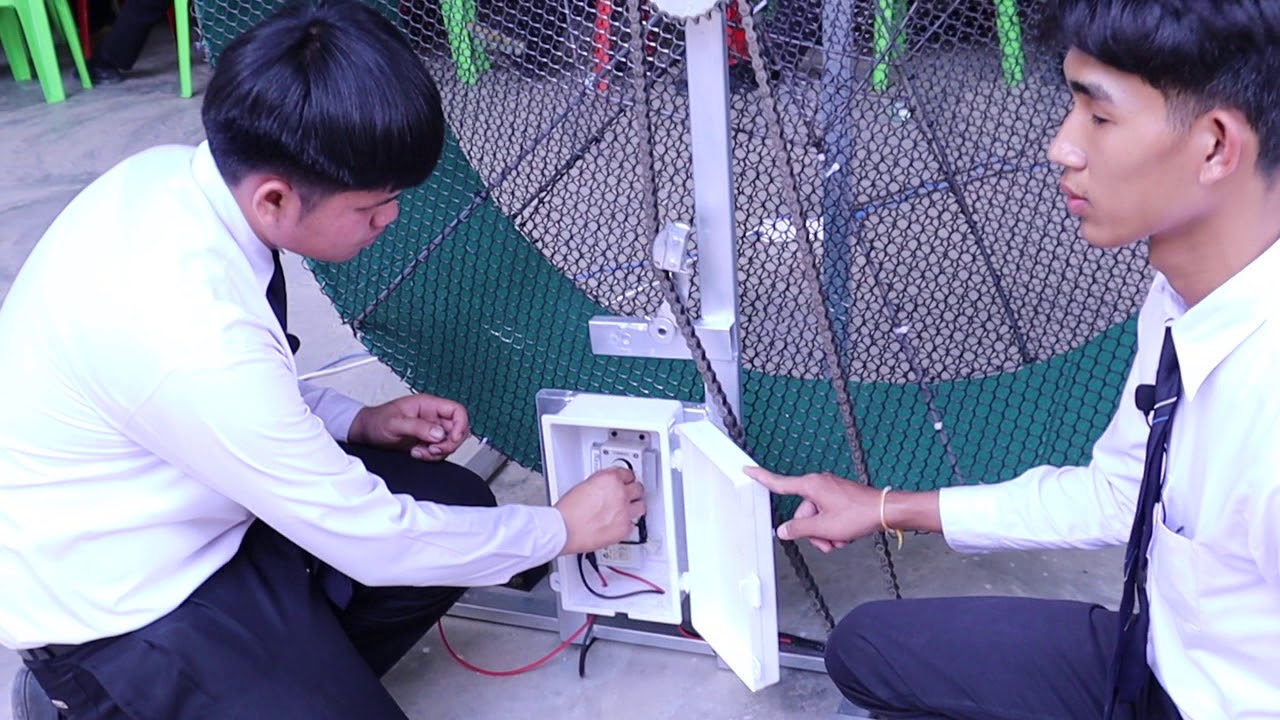 เครื่องออกกำลังกายไก่อัตโนมัติ