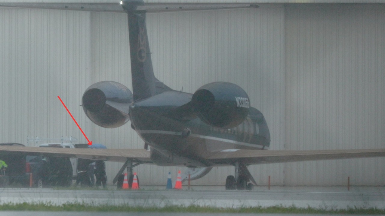 Rick Ross Gulfstream G550 N33055 Takeoff from Van Nuys