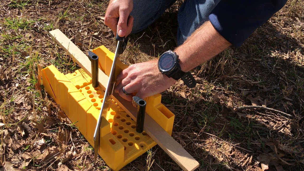 How to use a plastic miter box