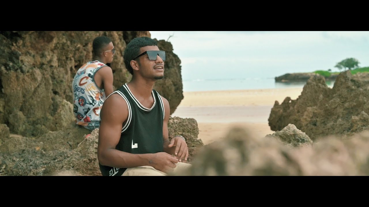 Voqa Kamica Kei Nakaria - Apenisa Navei [Official Music Video]