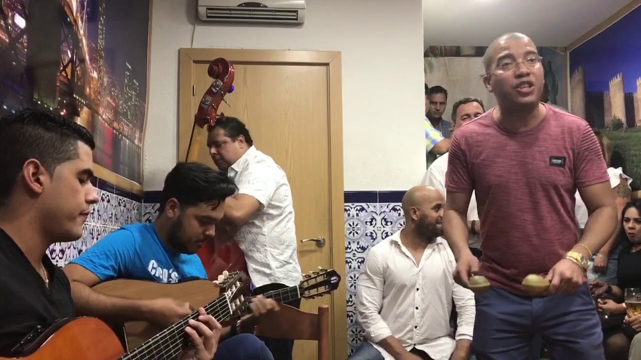 La flor y la hoja seca