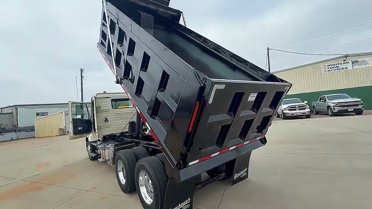 2021 VOLVO VNL64T300 For Sale