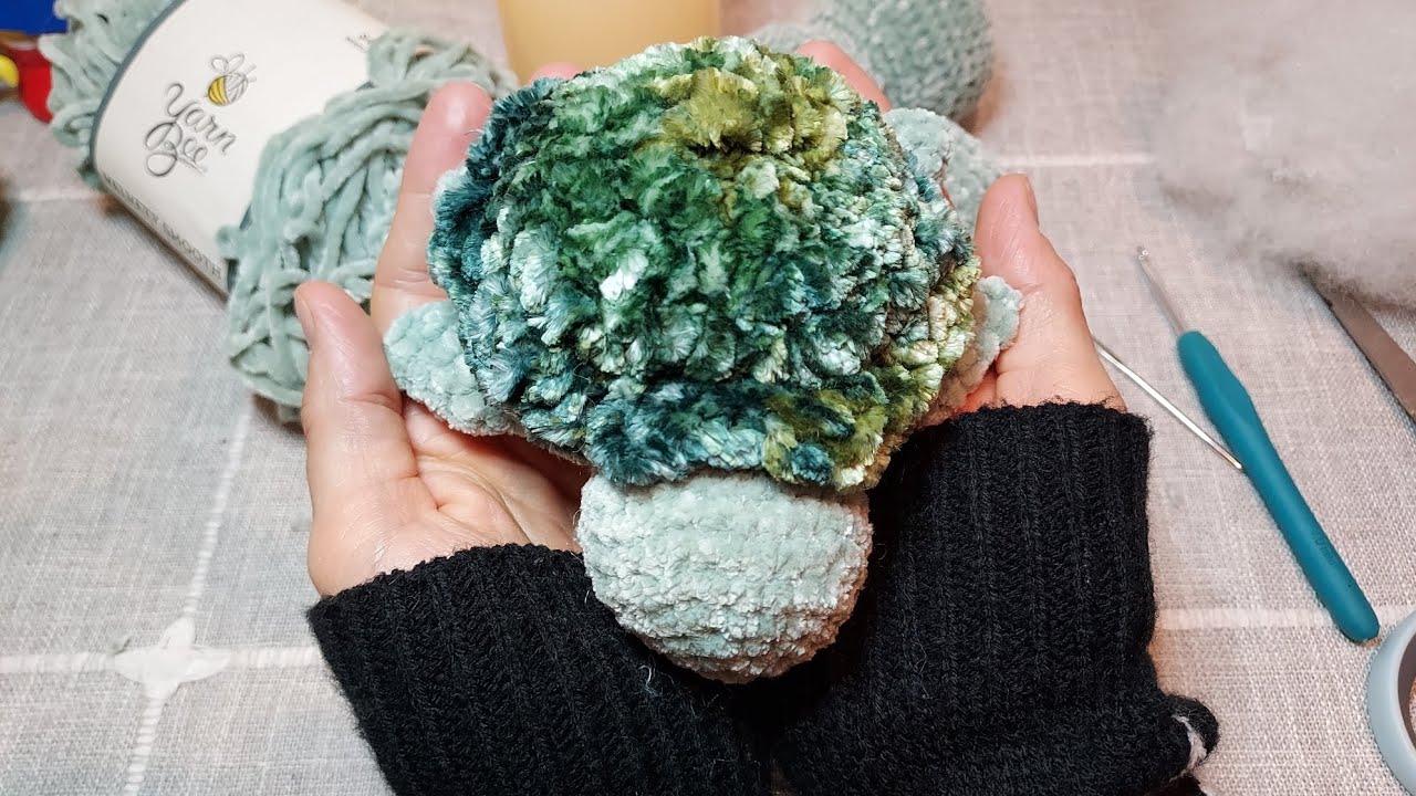 ASMR Crochet | Amigurumi Sea Turtle pt.1 whispering & crochet/yarn sounds