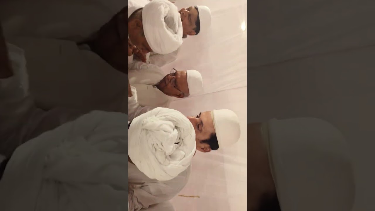 साध संगत भंडारे से पहले मेल मिलाप करती हुई