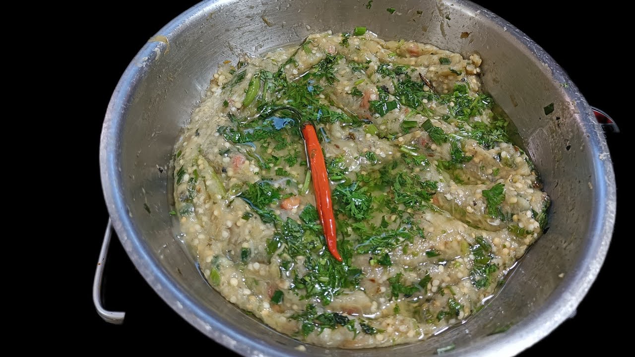 Jayu's Kitchen is live खान्देशी वांग्याचे भरीत #food #youtube #@jayuskitchen1093 