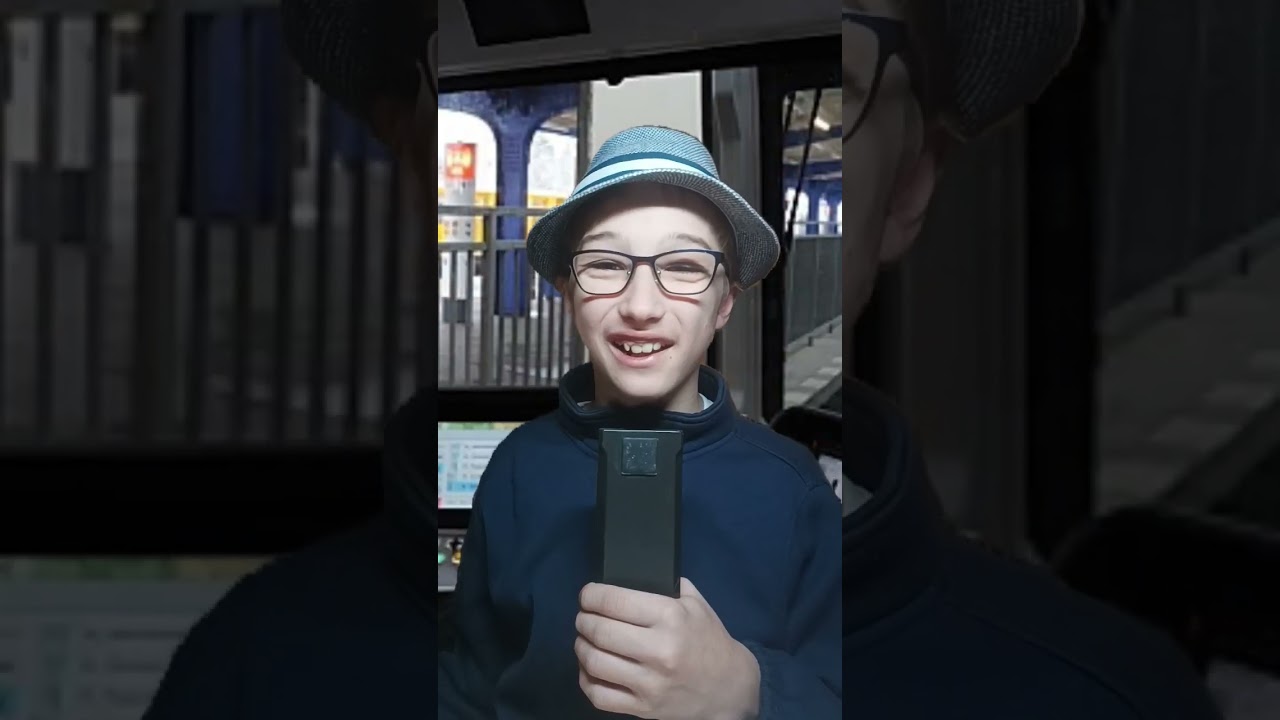 Russe Ivan arbeitet als U-bahn Fahrer 💙💜🥲😳🤣😂