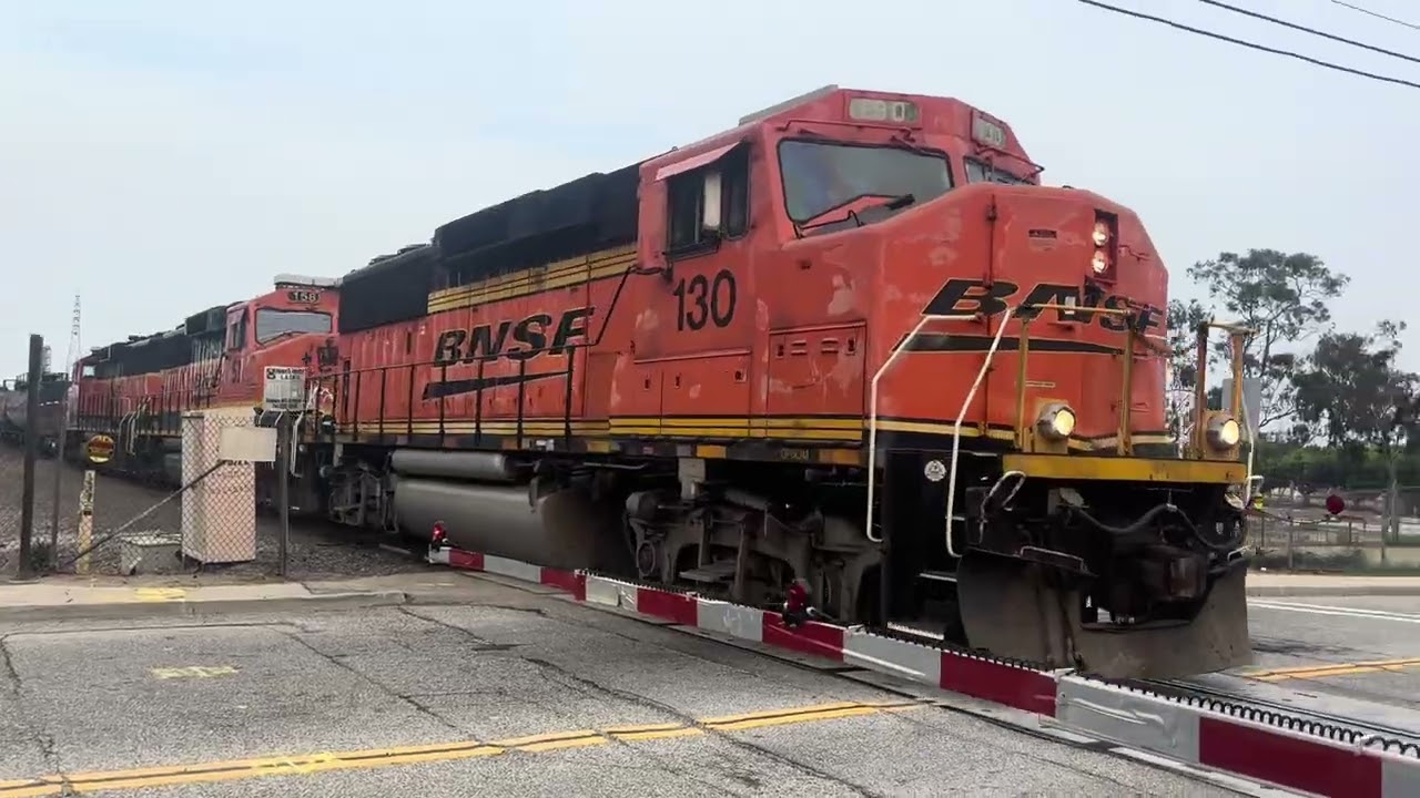 BNSF 130 leads the local to the Alcoa Yard and Watson Yard after passing 182nd Street 