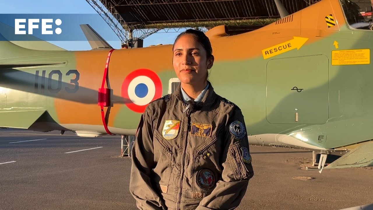 La paraguaya Cynthia Oru&eacute;, primera mujer en volar un Super Tucano A-29 conf&iacute;a que haya m&aacute;s pilotas e