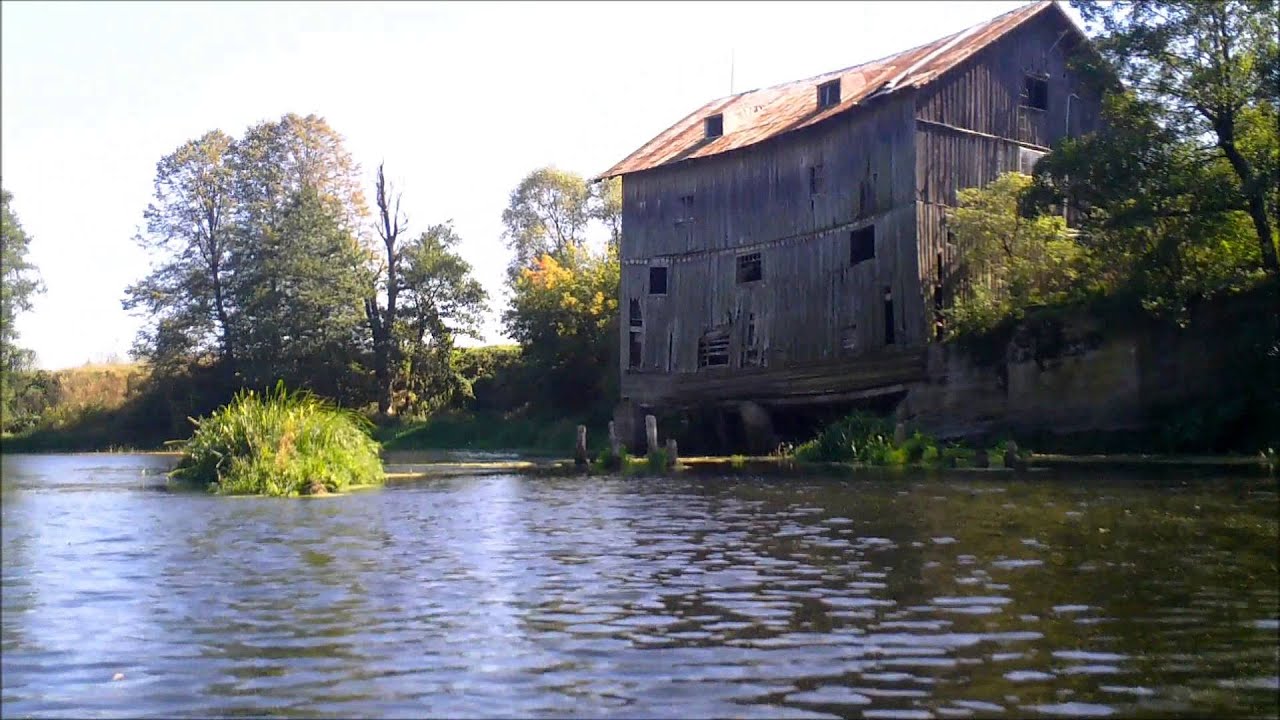 Spływ kajakiem po rzece Wkra - drewniany młyn Szumlin (Joniec)
