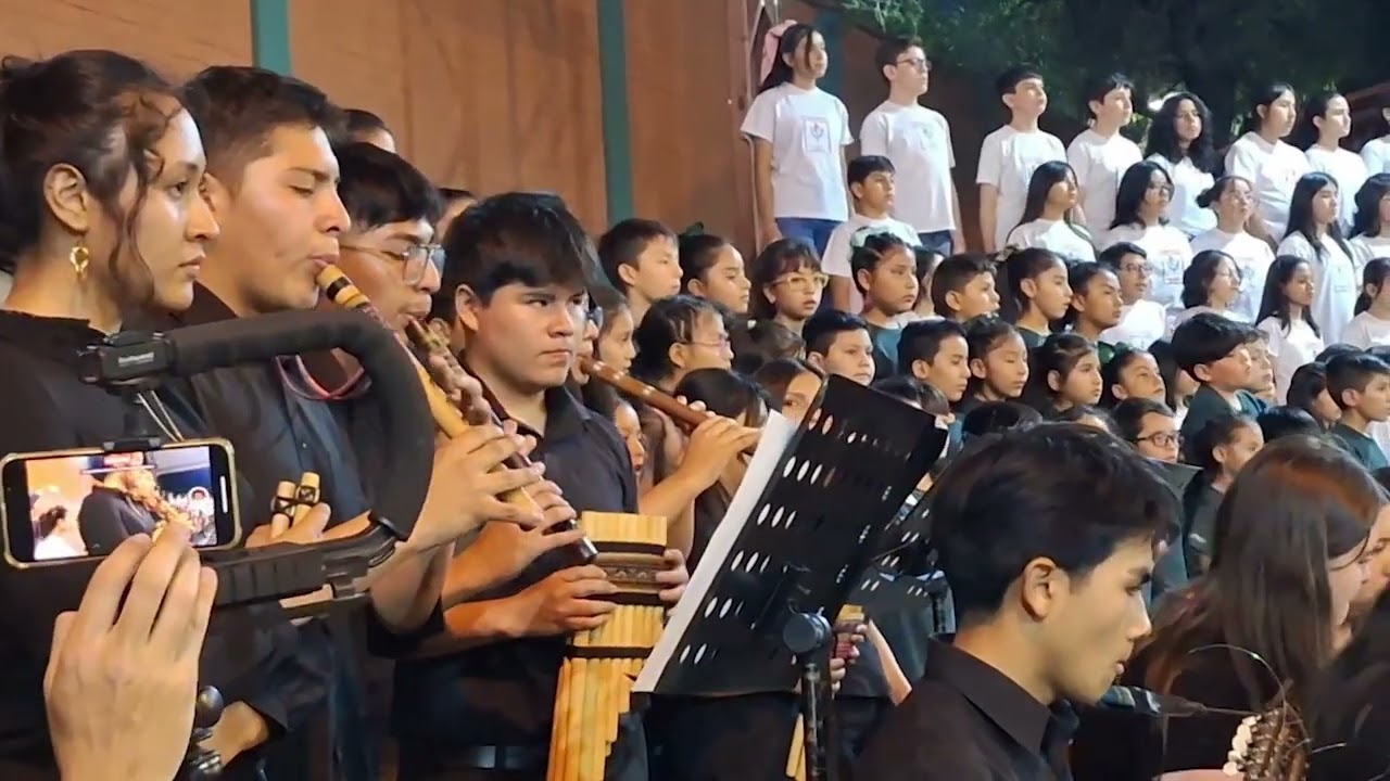 Gran Coro y Orquesta del Instituto Eduardo Laredo - Bolivia - Los Kjarkas