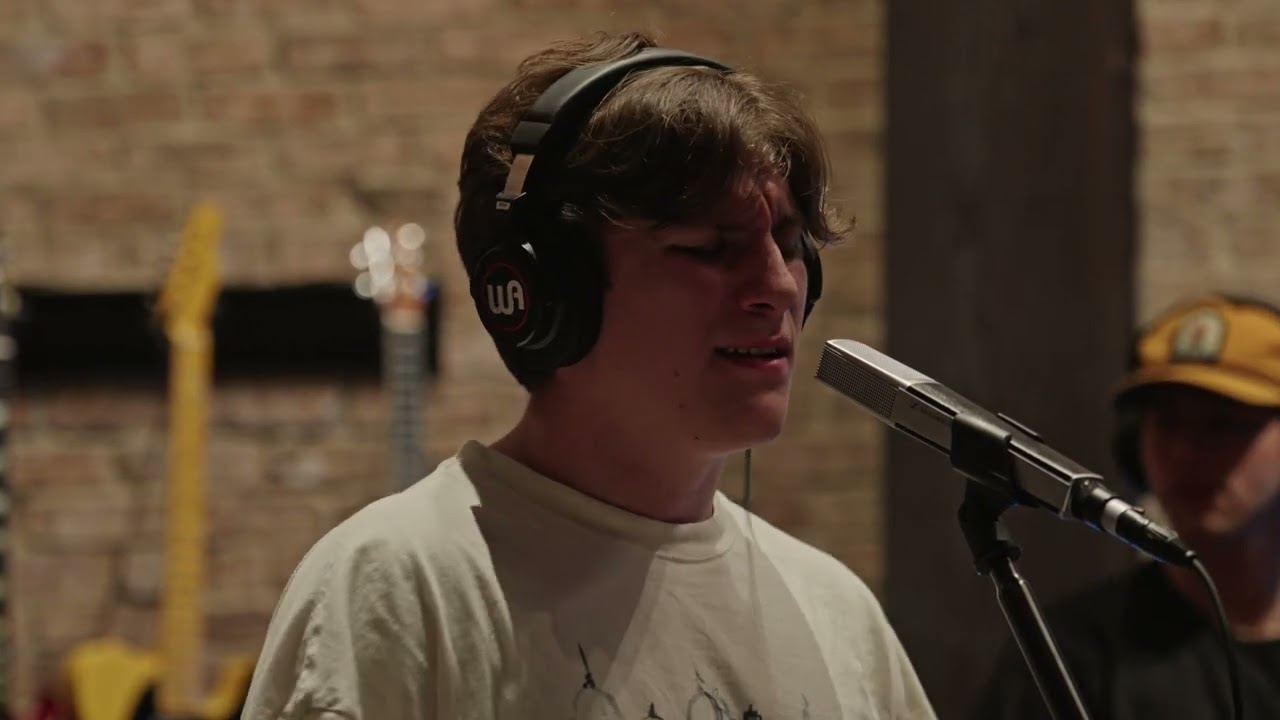 West 22nd | Sunburns (Live) | Treehouse Session