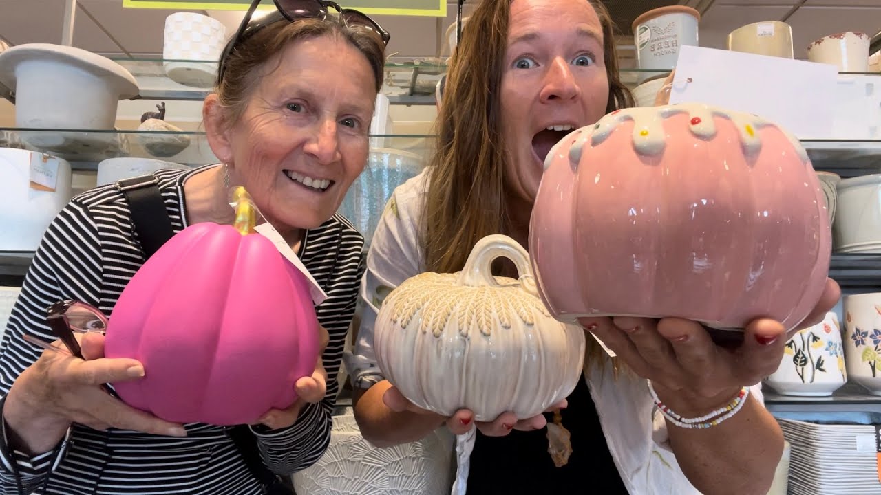 Come Shop With Me In Homesense Halloween Vlog #codeorange 🎃Cute Pumpkins