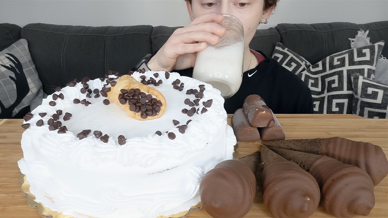 ASMR Chocolate Cannoli Cake & Chocolate Ice Cream Dessert Mukbang