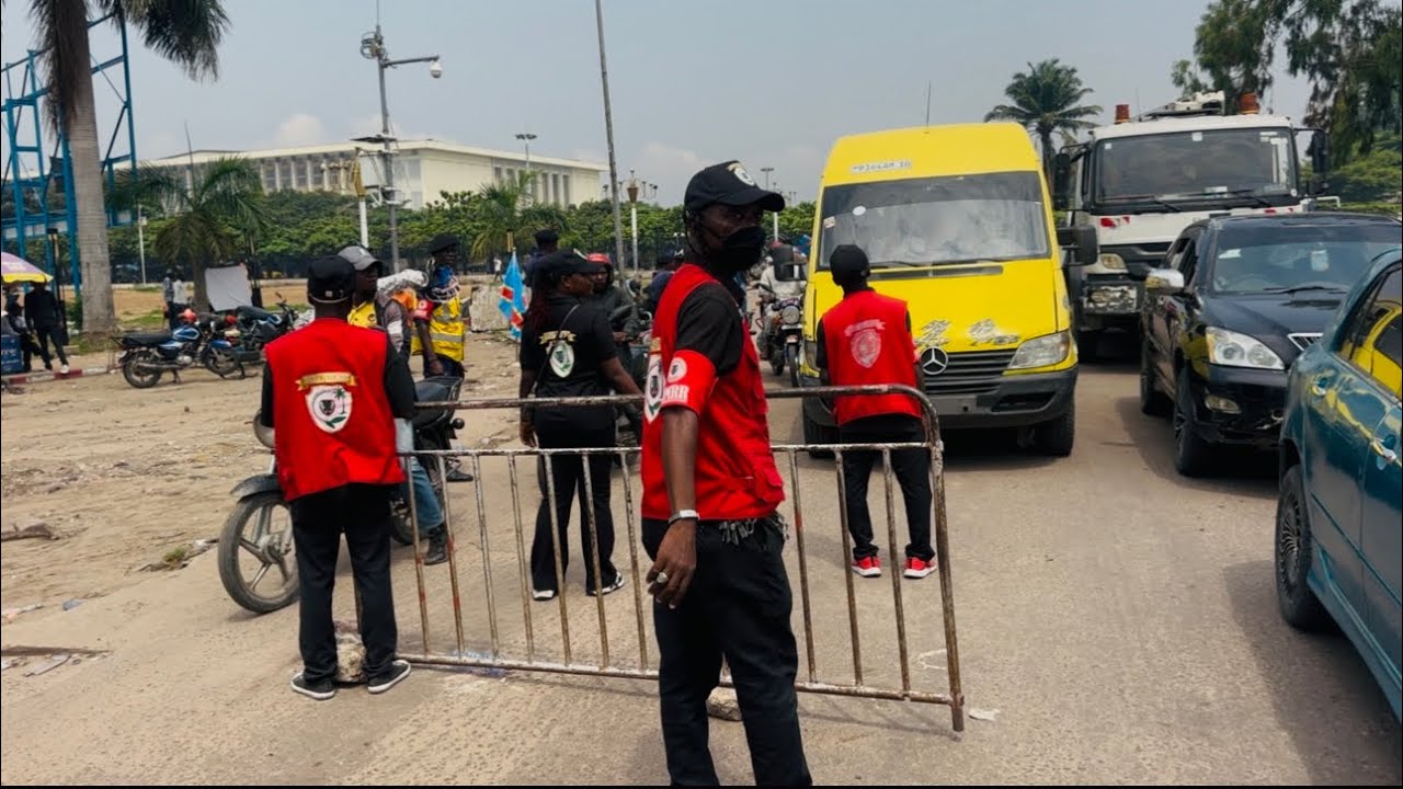 🚨Affrontement pendant le controle du gouverneur,3000 agents face a des chauffeurs en colere urbaine.