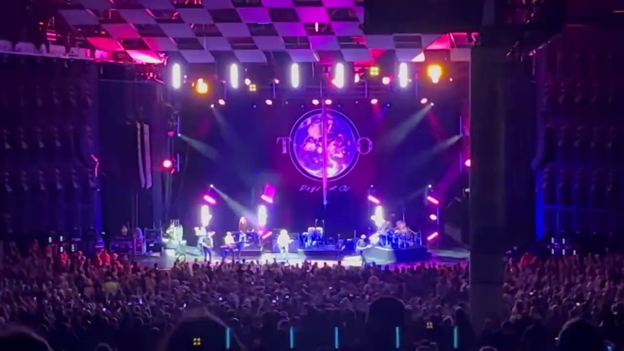Toto - Rosanna (Live in Pine Knob Music Theatre Clarkston MI 8-11-2025 3 seconds clip #2