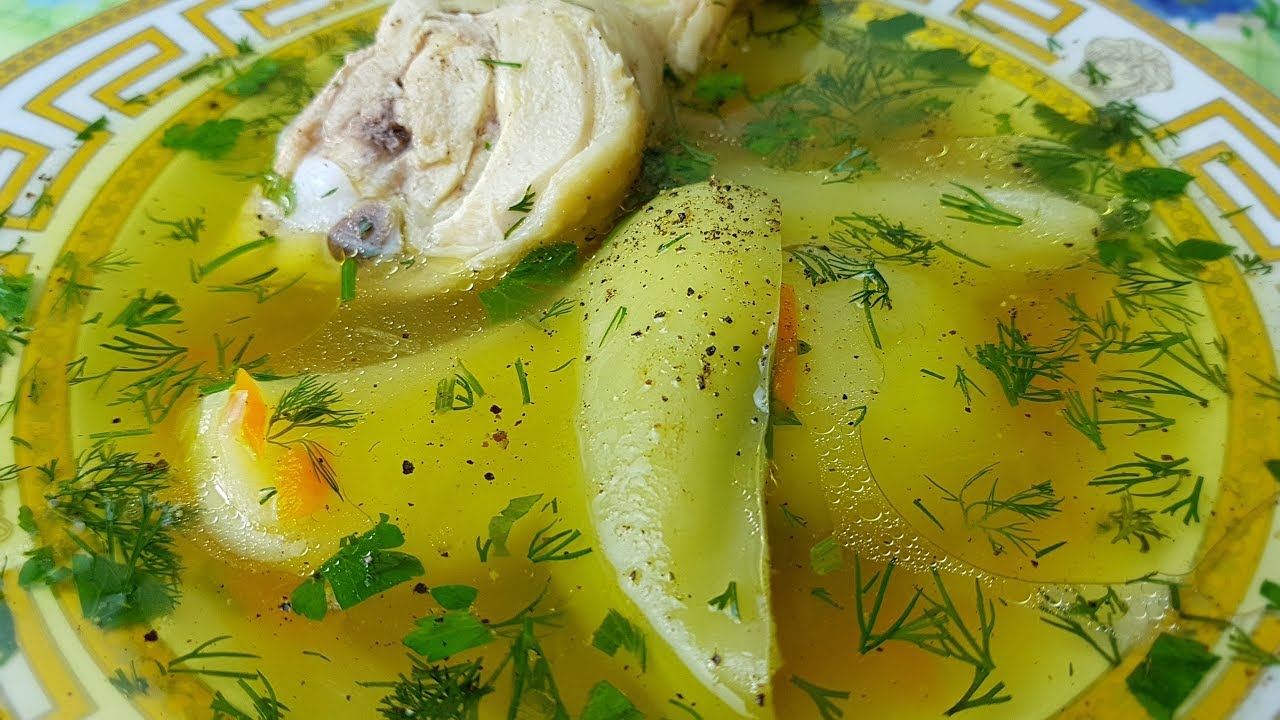 Куриный бульон, цыганка готовит. Куриный суп. Gipsy cuisine.