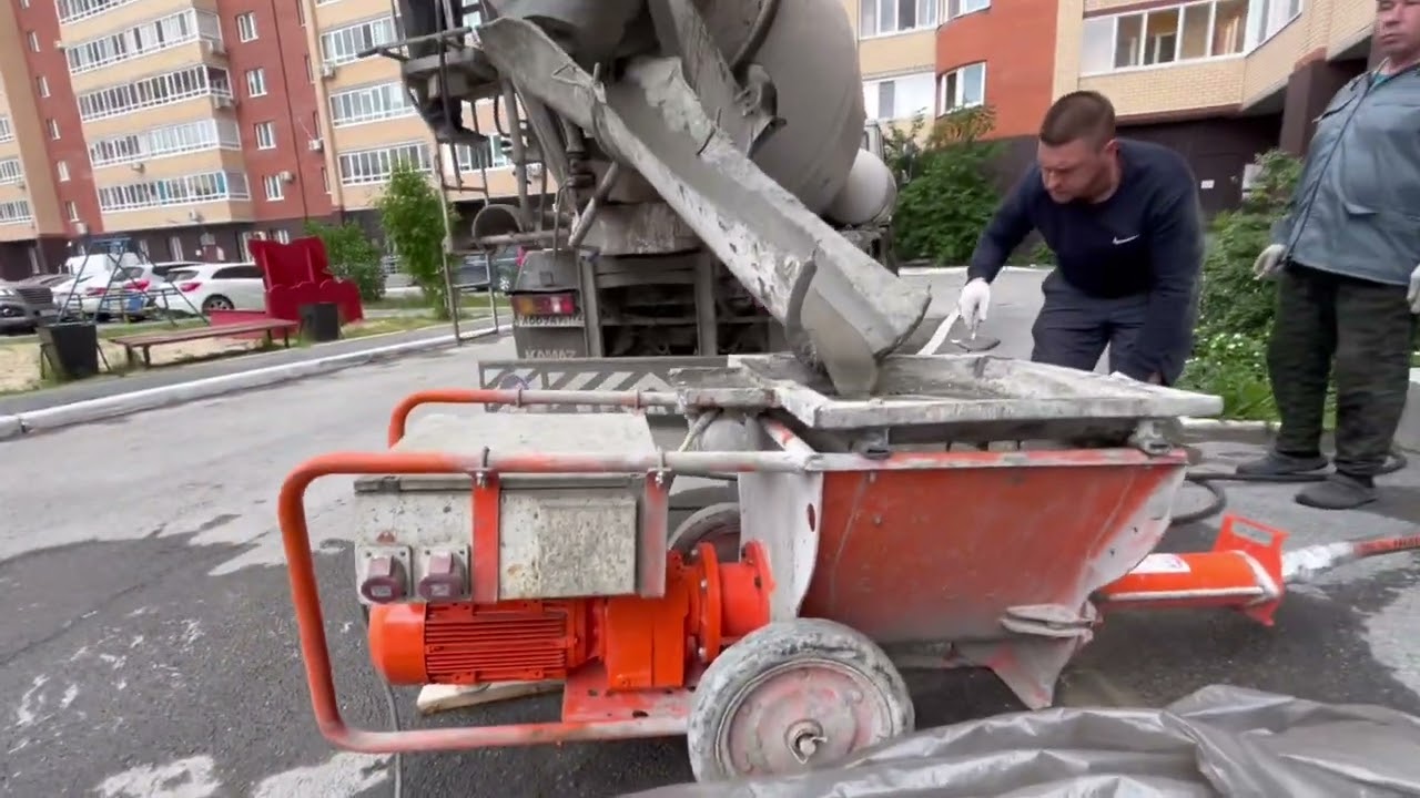 Раствор на кровлю 50метров.Die Mörtelpumpe PFT ZP 3 XL, pumpt 50 Meter vertikal.
