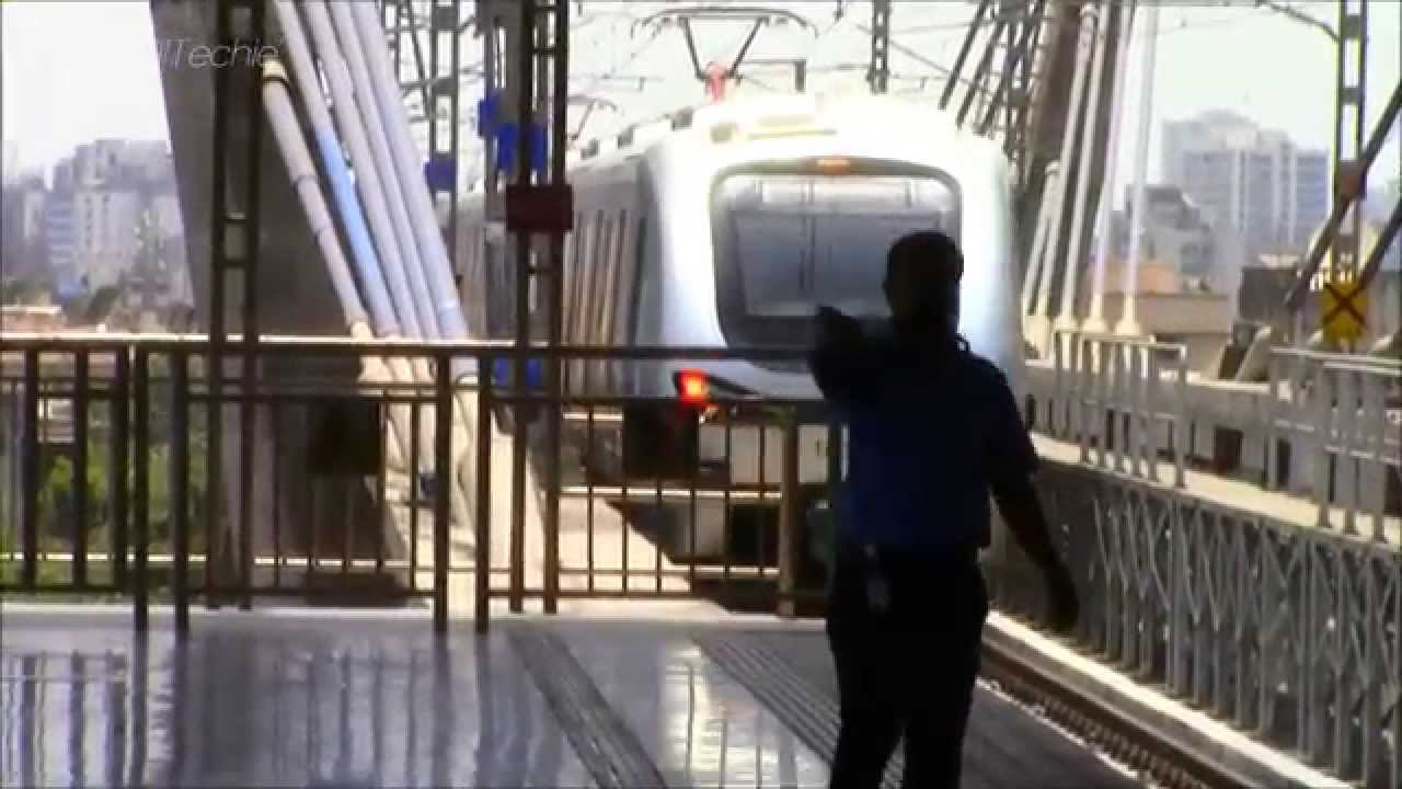 Mumbai Metro Inaugural Run! Trains Arriving And Leaving Western Express Highway Metro Station!!