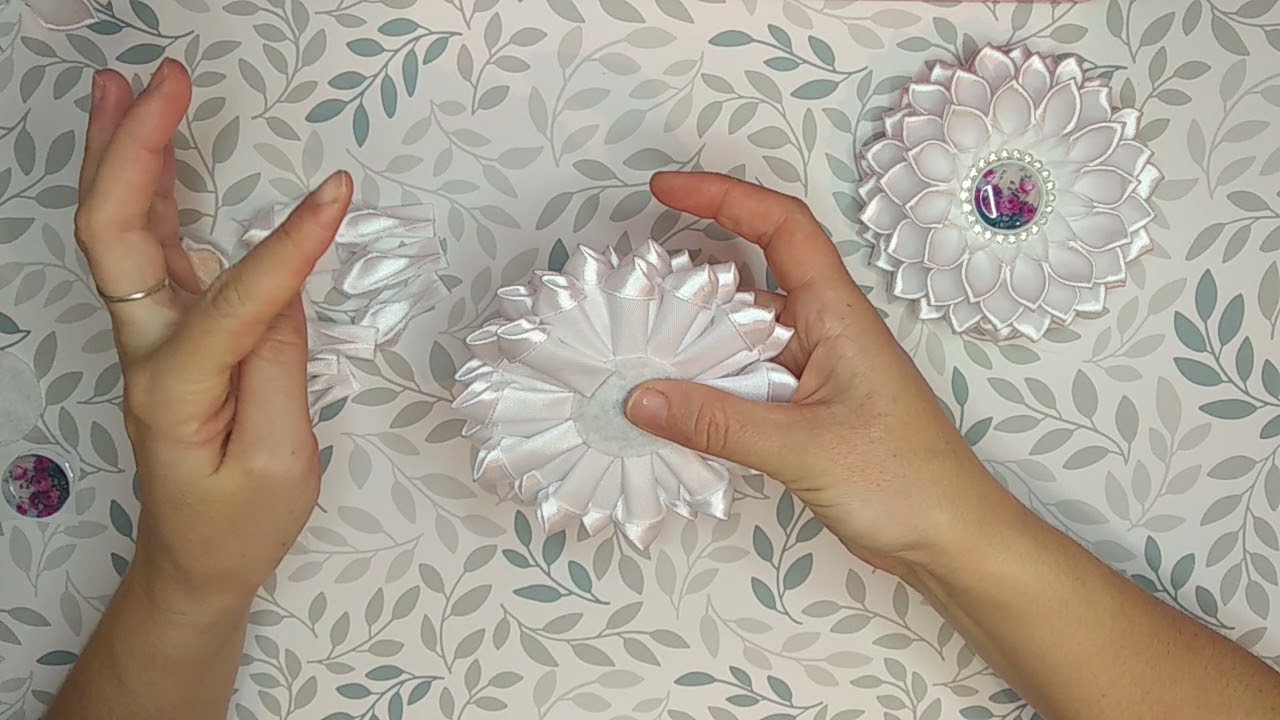 Бантики  из атласной ленты 2.5 см.