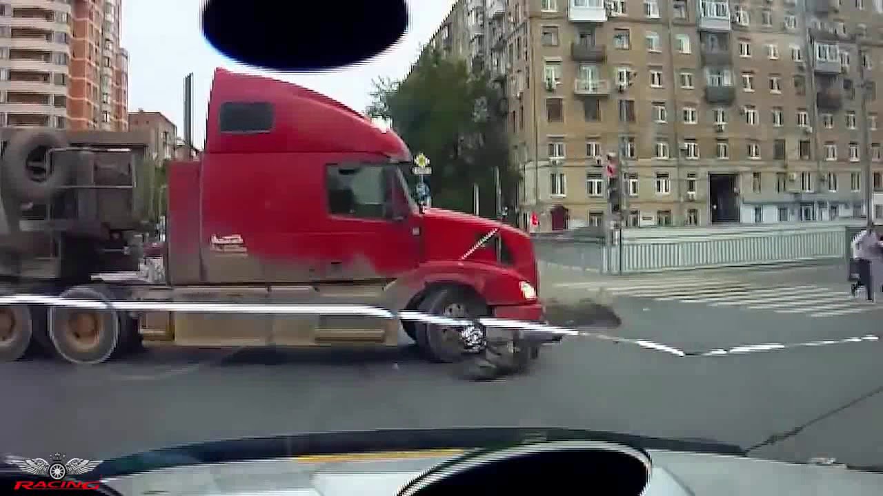 Extreme Ultimate IDIOT Drivers Fails, Extreme Driving Fails  2017