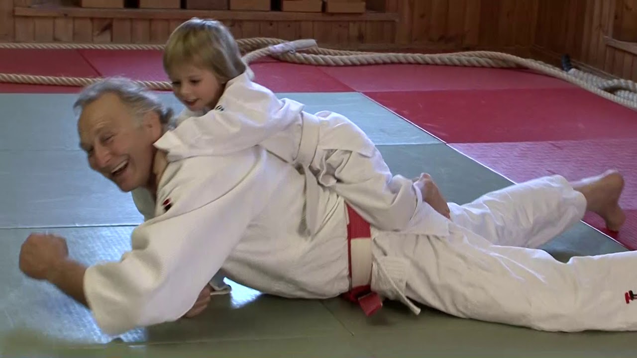 DOJO KENSHIRO ABBE - Gruppo Marche: Il M&deg; Corrado Croceri 6&deg; Dan, lezione tipo Bambini 4 - 6 anni