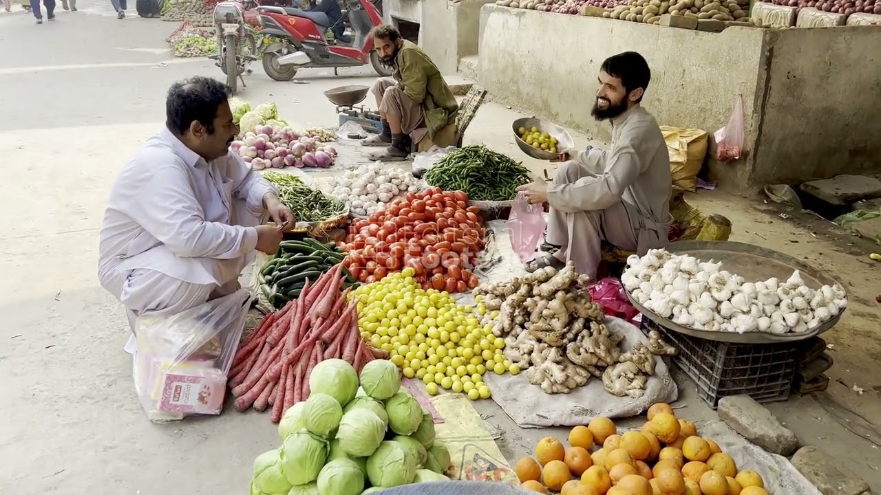 Pakistan gears up for Ramadan with fruit and vegetable purchases - 02/17/2025