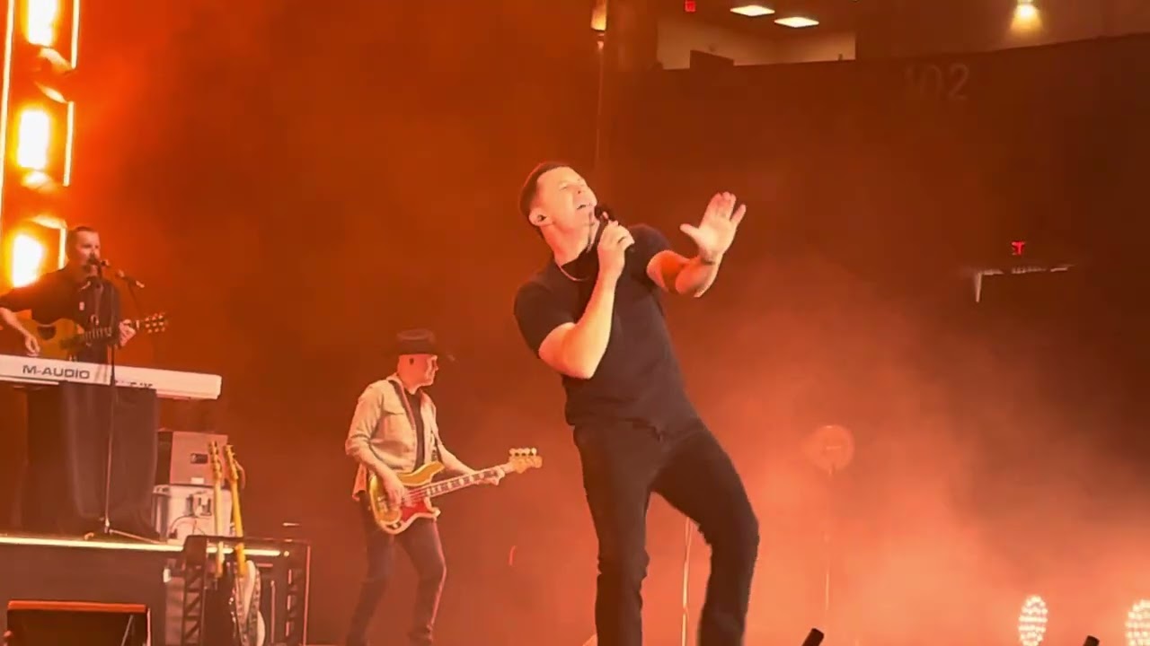 Scotty McCreery - Whiskey Said (Live) - Santander Arena, Reading, PA - 11/14/25