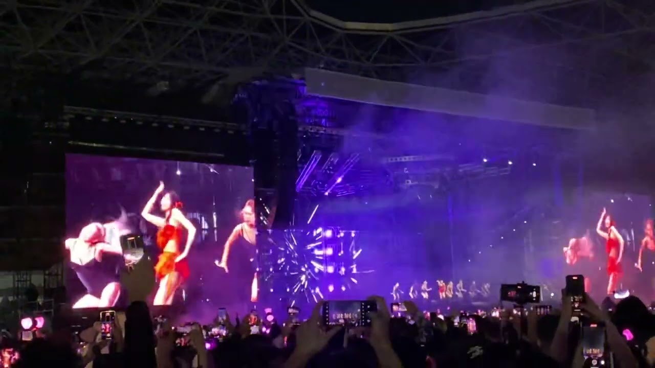 Blackpink Jennie You and Me  Solo full performance in BORNPINK World Tour Abu Dhabi