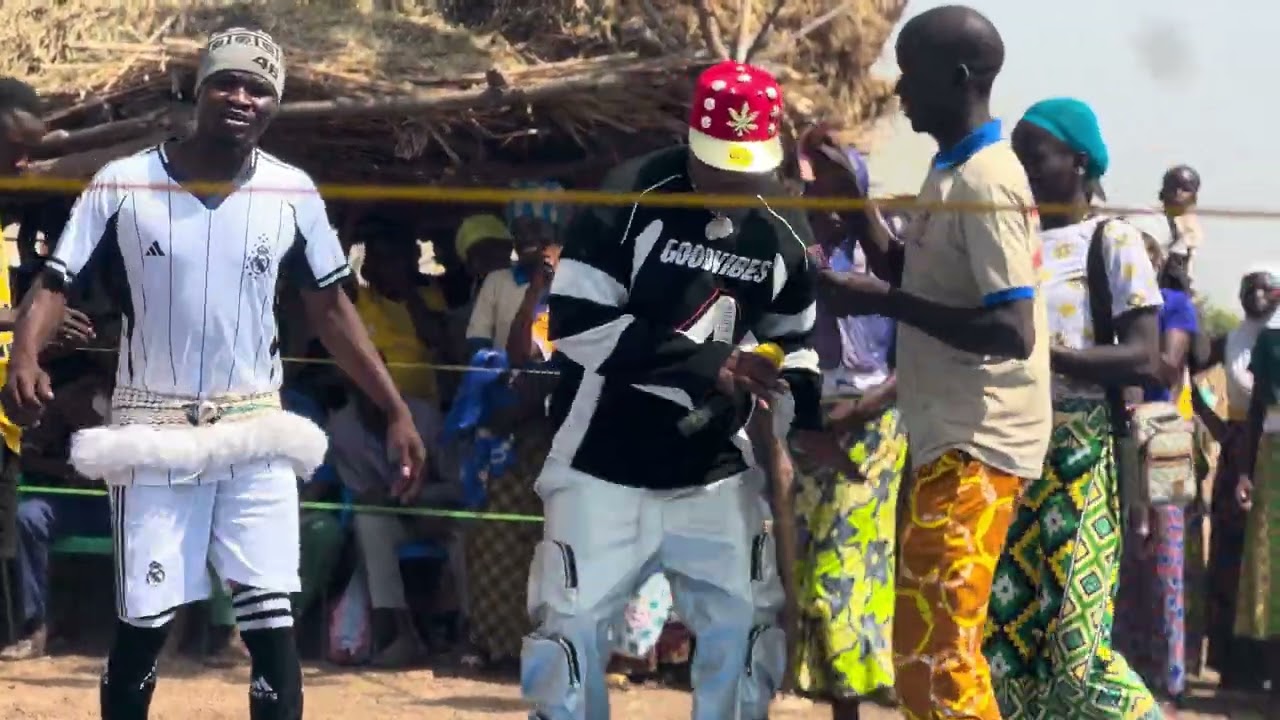 Dj Tchiando performance 