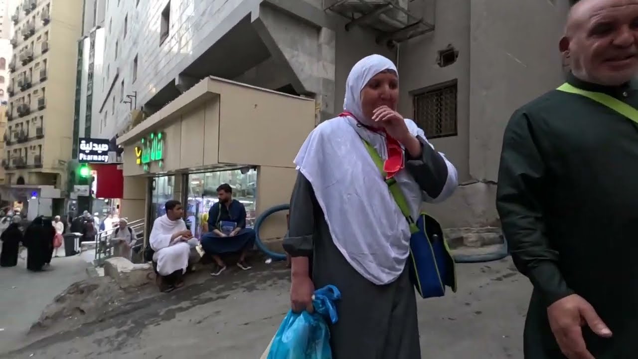 جولة في شارع بير بليلة وتغطية للفنادق المشهورة في الشارع والطريق للحرم شاهد واستمتع الآن!