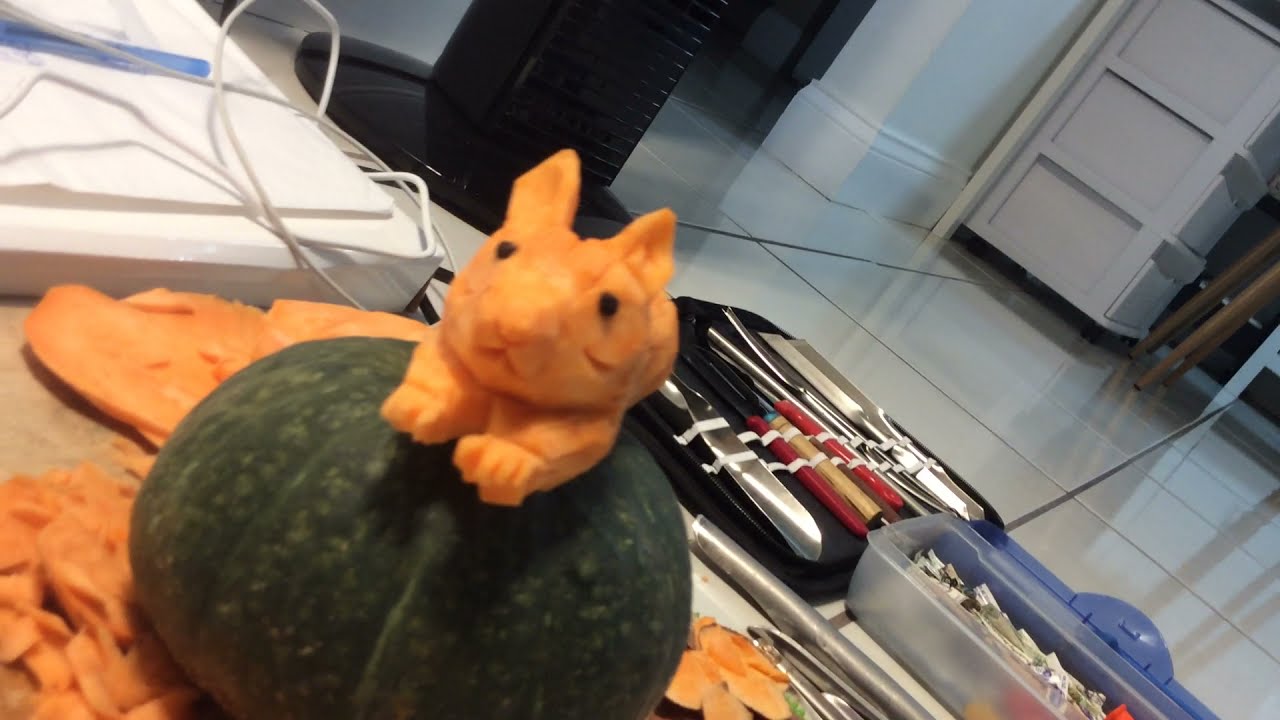 Vegetable carving sweet potato hamster