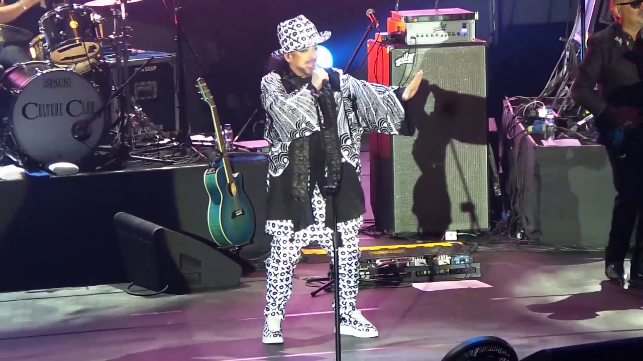 CHURCH OF THE POISON MIND (Boy George | 2016 Momentum Live MNL)